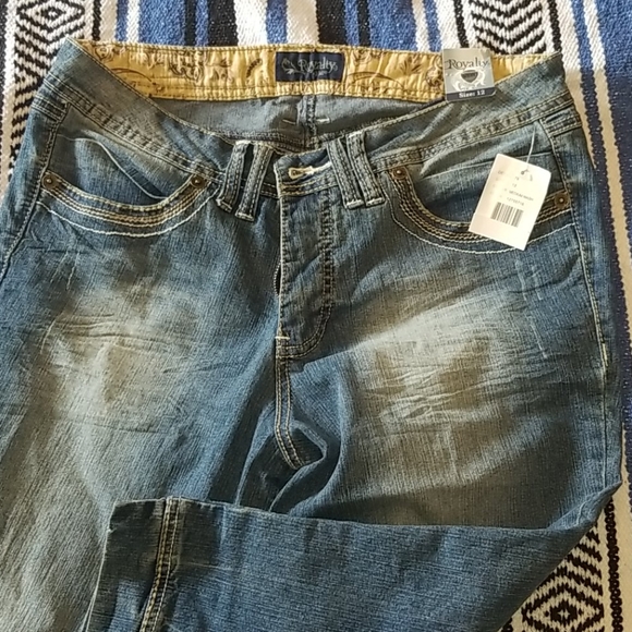 Royalty Capris - Picture 2 of 2